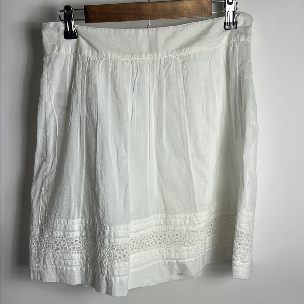 White Knee-Length A-Line Skirt with Pleated Smocked Design Sz 6